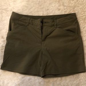 Patagonia size 4 woman’s shorts